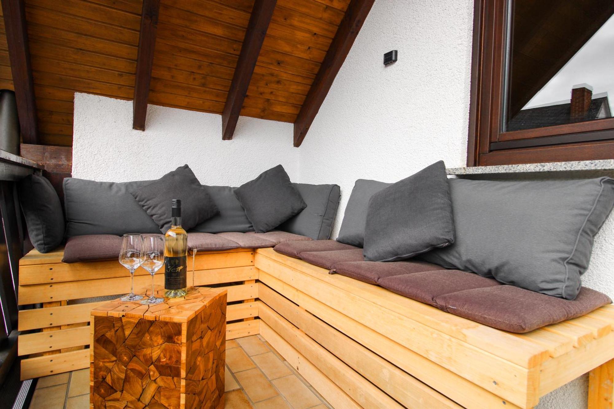 Stilvolle Wellness-Ferienwohnung In Neef Whirlpool, Sauna, Grill, Fitness, Billard & Moselblick Exterior foto